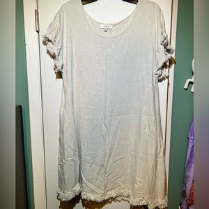 Umgee off white women’s dress size 1XL.